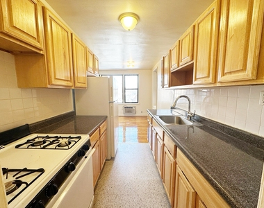 35-15 Leverich Street - Photo Thumbnail 2