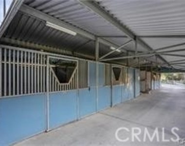 2440 Los Alisos Drive - Photo Thumbnail 8