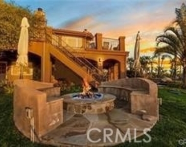 2440 Los Alisos Drive - Photo Thumbnail 6