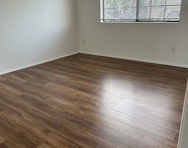 710 Crenshaw Boulevard - Photo Thumbnail 8
