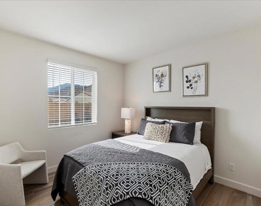 58179 Aragon Way - Photo Thumbnail 14