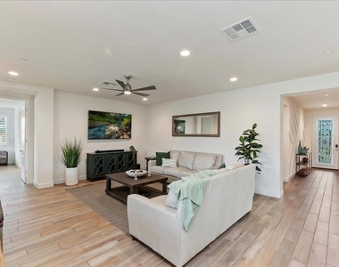 58179 Aragon Way - Photo Thumbnail 3