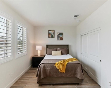 58179 Aragon Way - Photo Thumbnail 17