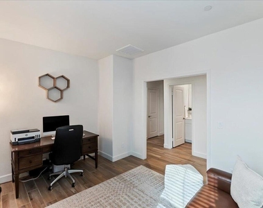 58179 Aragon Way - Photo Thumbnail 9