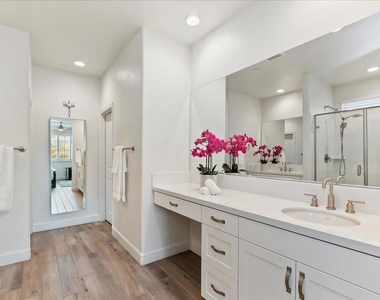 58179 Aragon Way - Photo Thumbnail 12