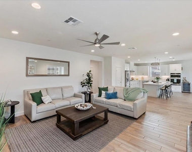 58179 Aragon Way - Photo Thumbnail 4
