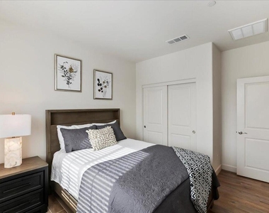 58179 Aragon Way - Photo Thumbnail 15