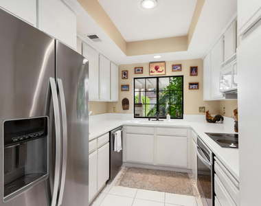 101 Avellino Circle - Photo Thumbnail 11