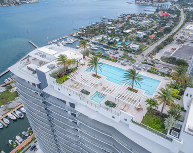 220 Lake Shore Drive - Photo Thumbnail 3