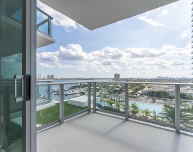 220 Lake Shore Drive - Photo Thumbnail 17