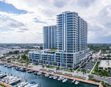 220 Lake Shore Drive - Photo Thumbnail 43