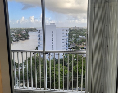 1505 N Riverside Drive - Photo Thumbnail 1