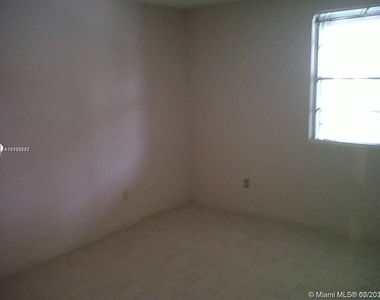 1239 Sw 46th Avenue - Photo Thumbnail 9