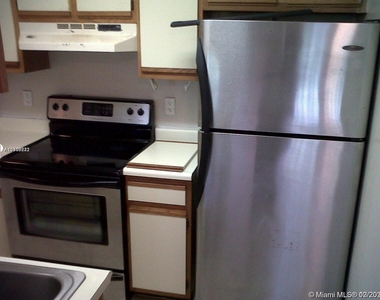 1239 Sw 46th Avenue - Photo Thumbnail 5