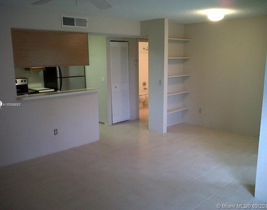 1239 Sw 46th Avenue - Photo Thumbnail 2