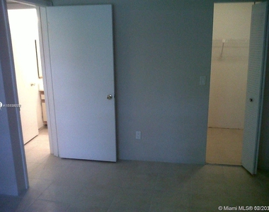 1239 Sw 46th Avenue - Photo Thumbnail 10