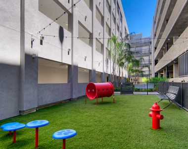 5560 Lexington Ave - Photo Thumbnail 43