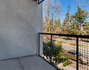 5560 Lexington Ave - Photo Thumbnail 46