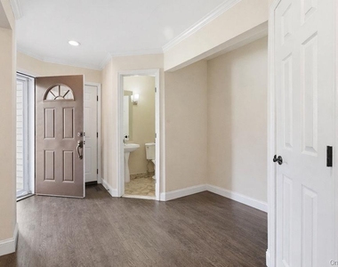 305 Glenwood Drive - Photo Thumbnail 5