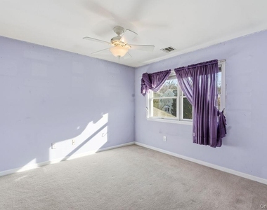305 Glenwood Drive - Photo Thumbnail 17