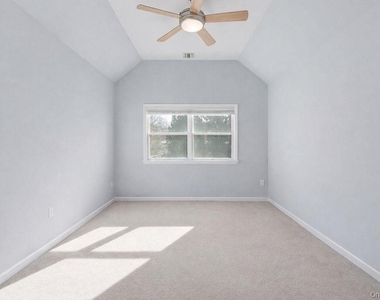 305 Glenwood Drive - Photo Thumbnail 18