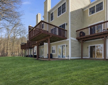 305 Glenwood Drive - Photo Thumbnail 2