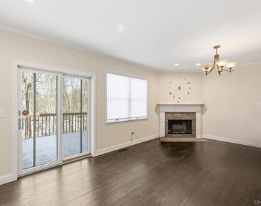 305 Glenwood Drive - Photo Thumbnail 10