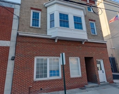 215 W King Street - Photo Thumbnail 24