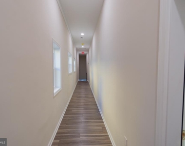 215 W King Street - Photo Thumbnail 21