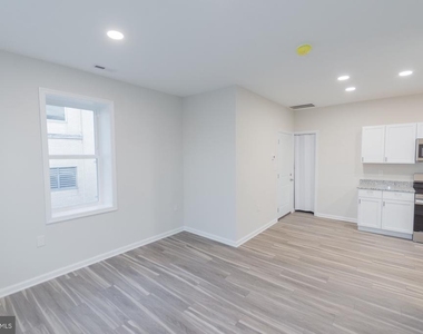 215 W King Street - Photo Thumbnail 6