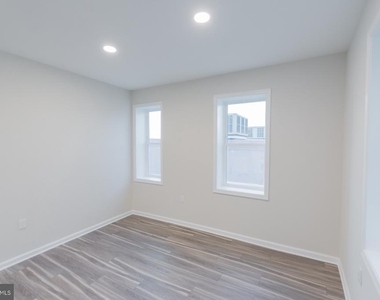 215 W King Street - Photo Thumbnail 8