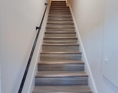 215 W King Street - Photo Thumbnail 33
