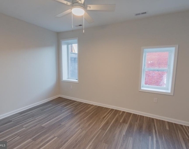 215 W King Street - Photo Thumbnail 16