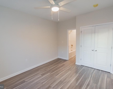 215 W King Street - Photo Thumbnail 25