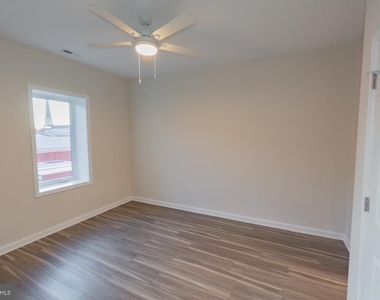 215 W King Street - Photo Thumbnail 22