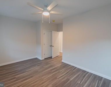 215 W King Street - Photo Thumbnail 18