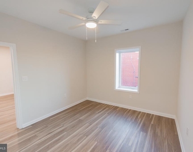 215 W King Street - Photo Thumbnail 23