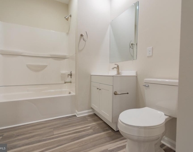 215 W King Street - Photo Thumbnail 29