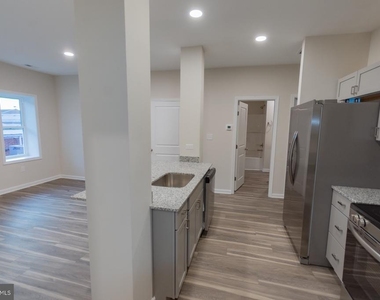 215 W King Street - Photo Thumbnail 38