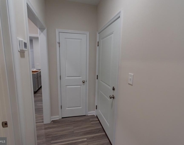 215 W King Street - Photo Thumbnail 2