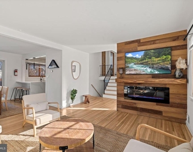 209 Front Street - Photo Thumbnail 25