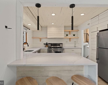 209 Front Street - Photo Thumbnail 29