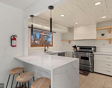 209 Front Street - Photo Thumbnail 28