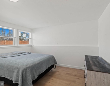 209 Front Street - Photo Thumbnail 18