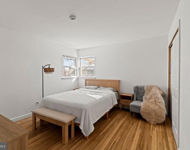 209 Front Street - Photo Thumbnail 11