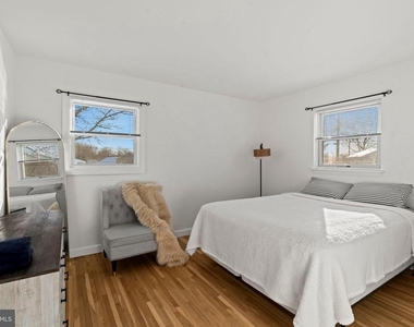 209 Front Street - Photo Thumbnail 9