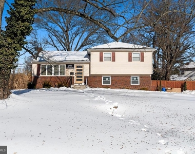 209 Front Street - Photo Thumbnail 1