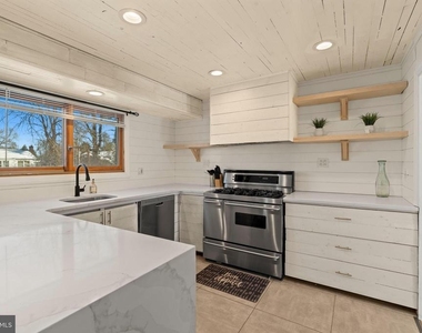 209 Front Street - Photo Thumbnail 31