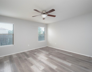 11221 Kirkland Hill Path - Photo Thumbnail 6