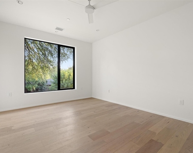 2704 Mountain Laurel Dr - Photo Thumbnail 25